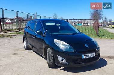 Минивэн Renault Grand Scenic 2011 в 