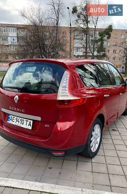 Минивэн Renault Grand Scenic 2010 в 