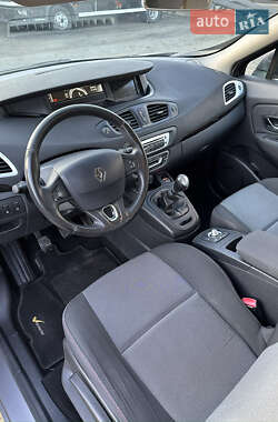 Минивэн Renault Grand Scenic 2013 в 