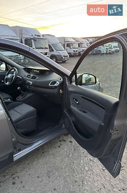 Минивэн Renault Grand Scenic 2013 в 