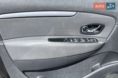 Минивэн Renault Grand Scenic 2016 в 
