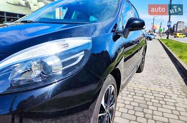 Минивэн Renault Grand Scenic 2015 в 