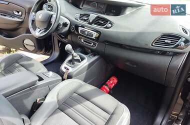 Минивэн Renault Grand Scenic 2015 в 