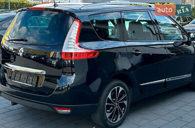 Минивэн Renault Grand Scenic 2015 в 