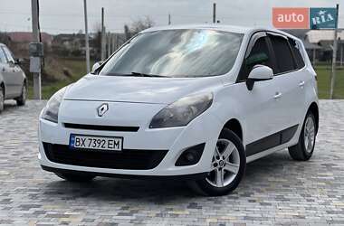 Минивэн Renault Grand Scenic 2009 в 
