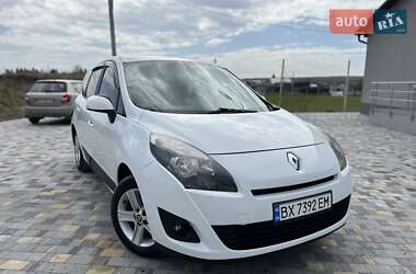 Минивэн Renault Grand Scenic 2009 в 