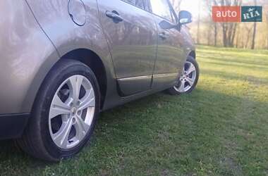 Мінівен Renault Grand Scenic 2012 в 