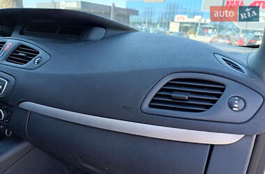 Минивэн Renault Grand Scenic 2011 в 