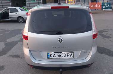 Минивэн Renault Grand Scenic 2015 в 