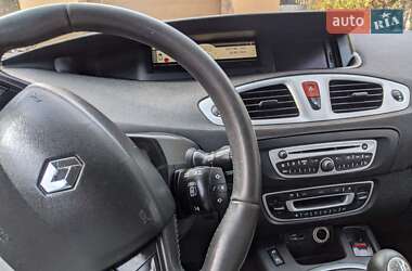 Минивэн Renault Grand Scenic 2010 в 