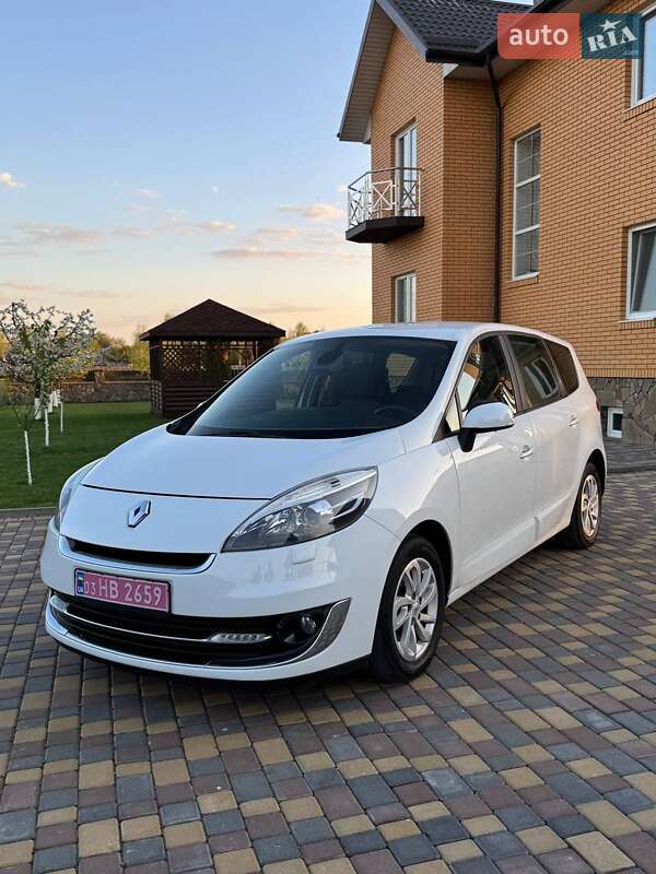 Минивэн Renault Grand Scenic 2012 в 