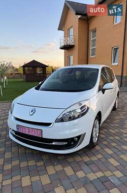 Минивэн Renault Grand Scenic 2012 в 