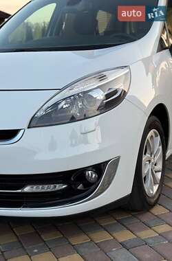Минивэн Renault Grand Scenic 2012 в 
