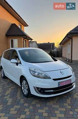 Минивэн Renault Grand Scenic 2012 в 
