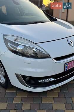 Минивэн Renault Grand Scenic 2012 в 