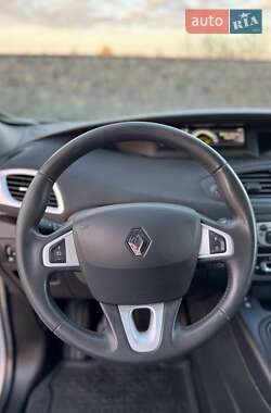 Минивэн Renault Grand Scenic 2012 в 