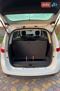 Минивэн Renault Grand Scenic 2012 в 