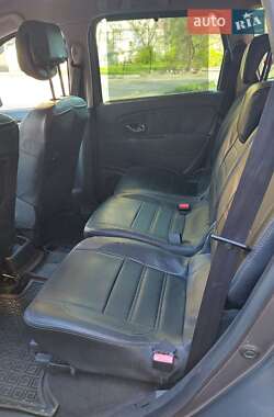 Мінівен Renault Grand Scenic 2012 в 