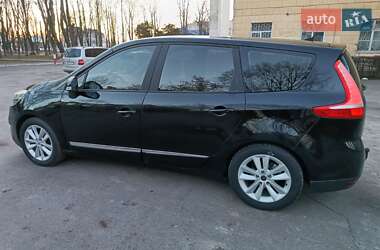 Минивэн Renault Grand Scenic 2012 в 