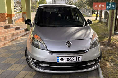 Минивэн Renault Grand Scenic 2012 в 