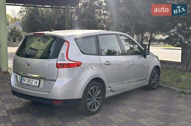 Минивэн Renault Grand Scenic 2012 в 