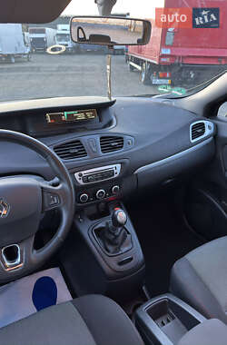 Мінівен Renault Grand Scenic 2013 в 