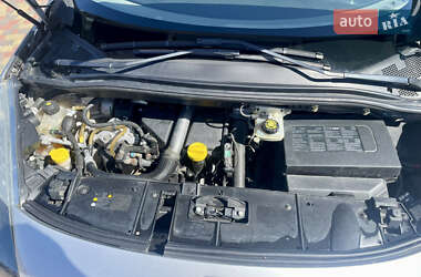 Минивэн Renault Grand Scenic 2011 в 