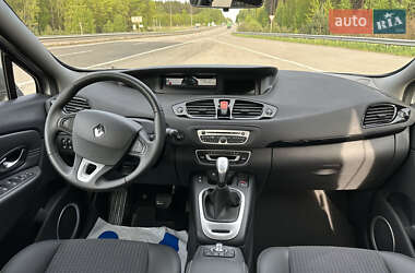 Минивэн Renault Grand Scenic 2011 в 