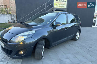 Минивэн Renault Grand Scenic 2010 в 
