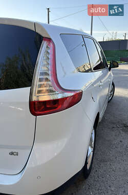 Минивэн Renault Grand Scenic 2012 в 