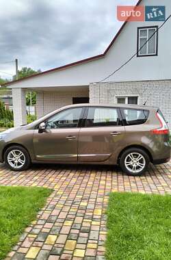 Минивэн Renault Grand Scenic 2013 в 