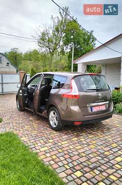 Минивэн Renault Grand Scenic 2013 в 