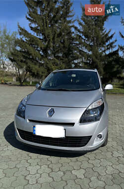 Минивэн Renault Grand Scenic 2010 в 