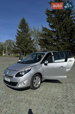Минивэн Renault Grand Scenic 2010 в 