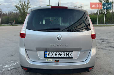 Минивэн Renault Grand Scenic 2010 в 