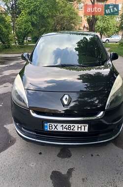 Минивэн Renault Grand Scenic 2012 в 