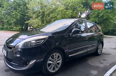 Минивэн Renault Grand Scenic 2012 в 