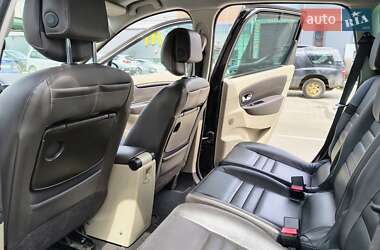 Минивэн Renault Grand Scenic 2011 в 