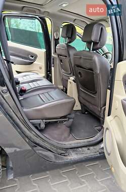 Минивэн Renault Grand Scenic 2011 в 