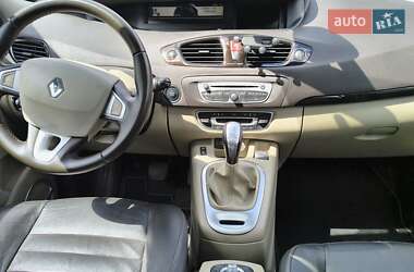 Минивэн Renault Grand Scenic 2011 в 