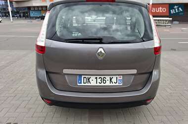Минивэн Renault Grand Scenic 2014 в 