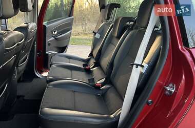 Минивэн Renault Grand Scenic 2012 в 