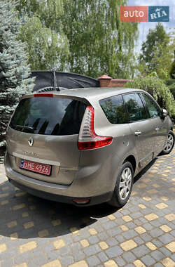 Минивэн Renault Grand Scenic 2009 в 