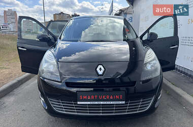 Минивэн Renault Grand Scenic 2010 в 