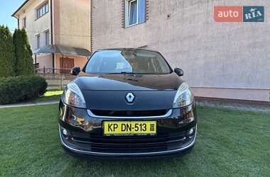 Минивэн Renault Grand Scenic 2013 в 
