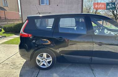 Минивэн Renault Grand Scenic 2013 в 