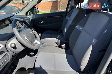 Минивэн Renault Grand Scenic 2013 в 
