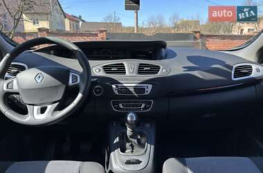 Минивэн Renault Grand Scenic 2013 в 