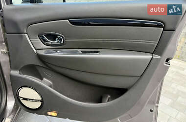 Минивэн Renault Grand Scenic 2014 в 