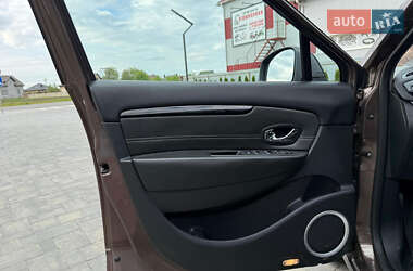 Минивэн Renault Grand Scenic 2012 в 